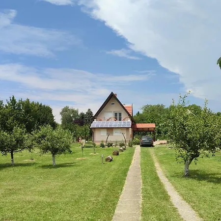 Vikendica Mali Raj Čortanovci